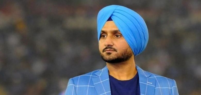 Harbhajan Singh Blasts Pakistan’s Senior Bowlers