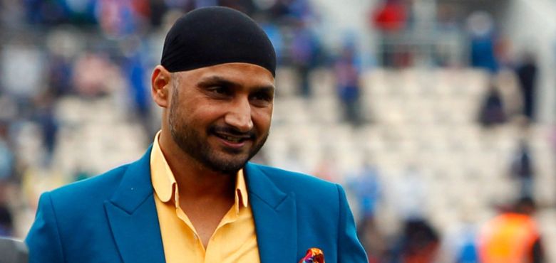 Harbhajan-Amir Handshake Wins Hearts in T10