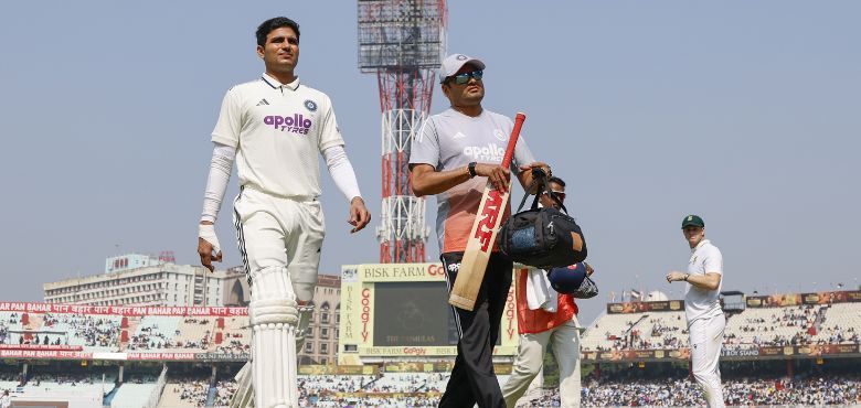 Injured Gill Travels to Support India