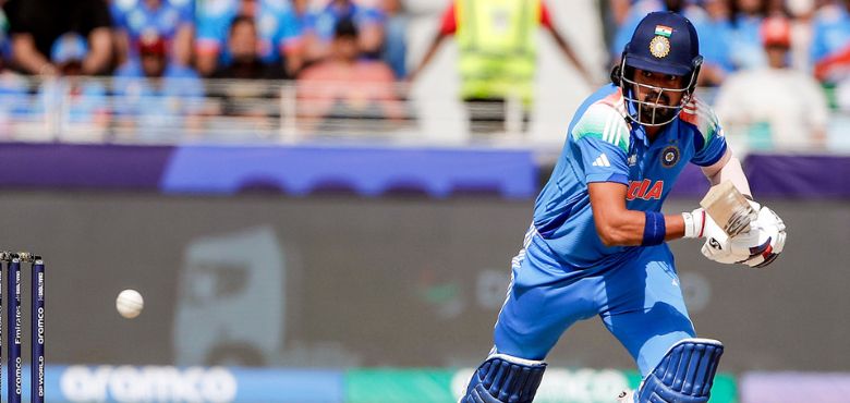 Khawaja to Explain Remark on Perth Pitch